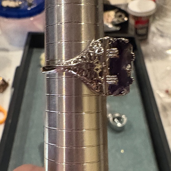 Elegant Amethyst Gemstone Ring - Picture 3 of 5